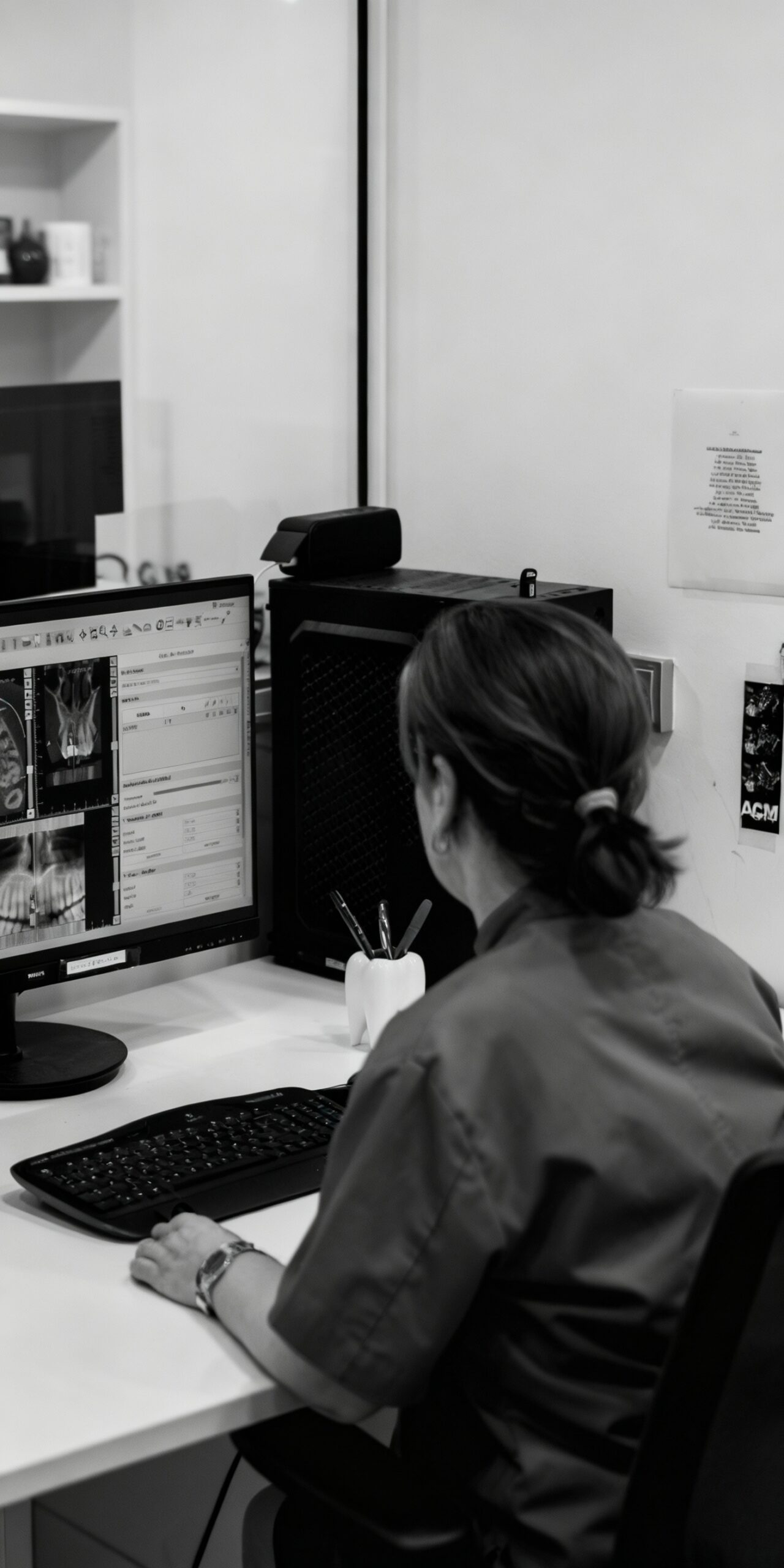 freepik__convert-this-image-into-12-keep-medical-workstatio__66217